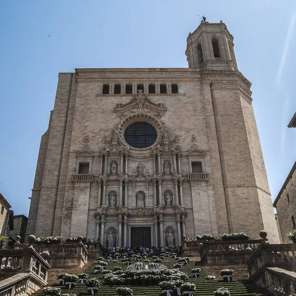 GIR history cathedral-761661_1280